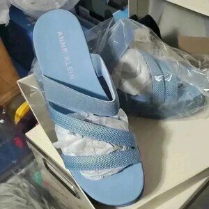 Velmo Anne Klein blue platforms